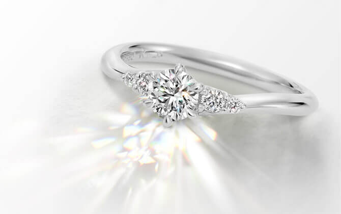 Fiorire 訂婚鑽戒-盡顯光芒的鑲鑽樣式